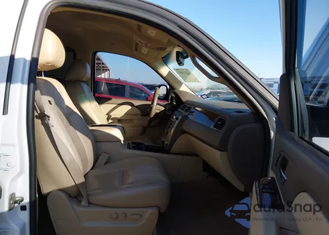 2011 GMC Yukon Xl 1500 Slt z USA, uszkodzony, nr VIN 1GKS2KE32BR190789